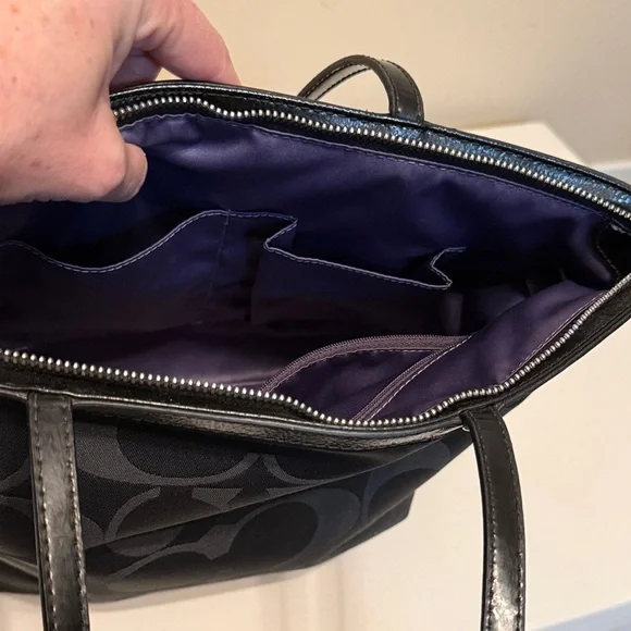 Coach Black Signature Graphic Tote + Matching Wristlet Set Zip Top VGUC - Picture 12 of 15